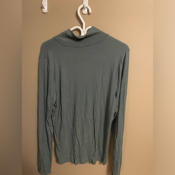 Aritzia turtle neck top - Picture 2 of 4